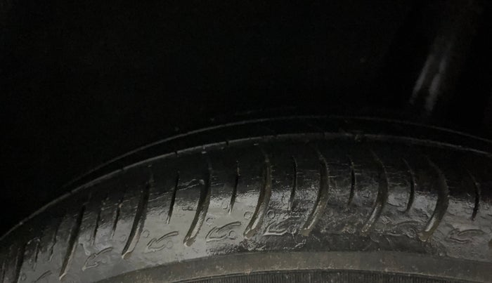 2019 Maruti Baleno DELTA PETROL 1.2, Petrol, Manual, 29,346 km, Left Rear Tyre Tread