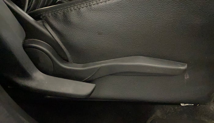 2018 Maruti Swift VXI, Petrol, Manual, 17,820 km, Driver Side Adjustment Panel