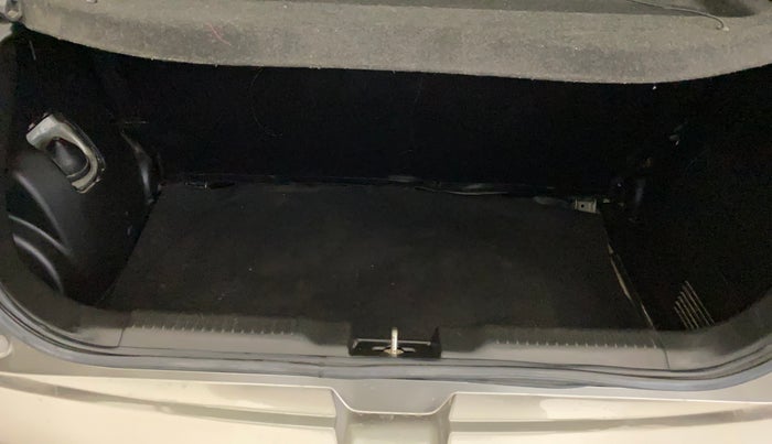 2018 Maruti Swift VXI, Petrol, Manual, 17,820 km, Boot Inside