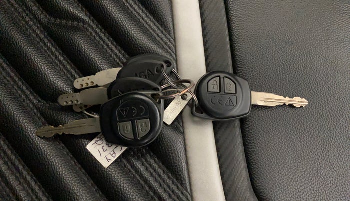 2018 Maruti Swift VXI, Petrol, Manual, 17,820 km, Key Close Up