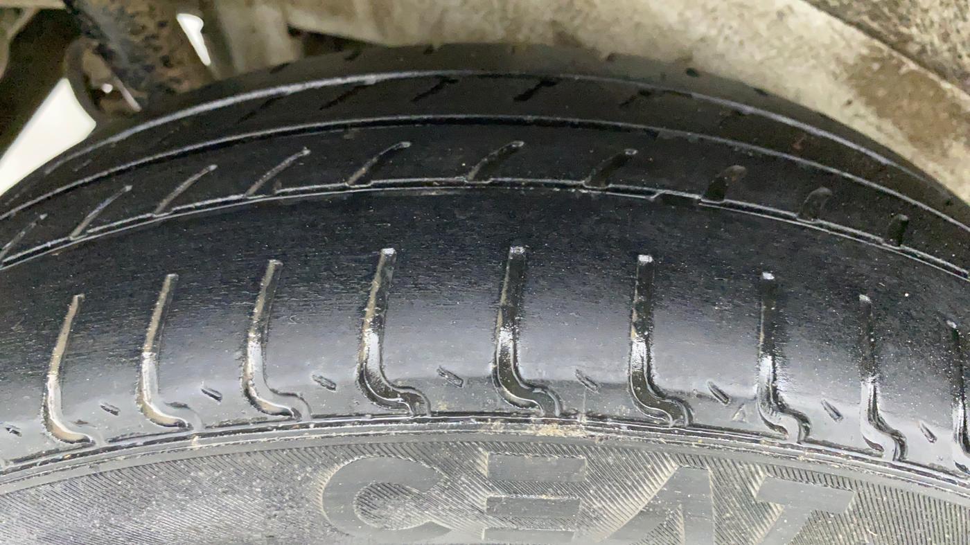 2018 Maruti Wagon R 1.0 VXI AMT, Petrol, Automatic, 24,549 km, Right Rear Tyre Tread