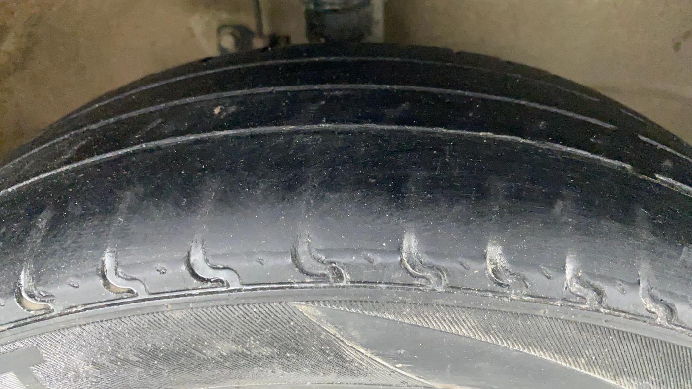 2018 Maruti Wagon R 1.0 VXI AMT, Petrol, Automatic, 24,549 km, Right Front Tyre Tread
