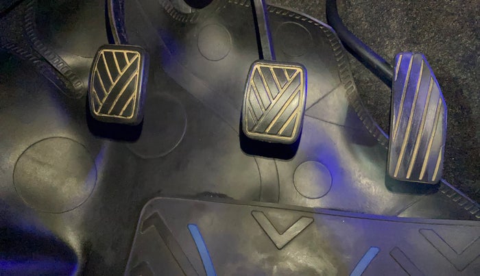 2014 Maruti Wagon R 1.0 VXI, Petrol, Manual, 28,316 km, Pedals