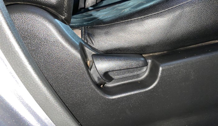 2014 Maruti Wagon R 1.0 VXI, Petrol, Manual, 28,316 km, Driver Side Adjustment Panel