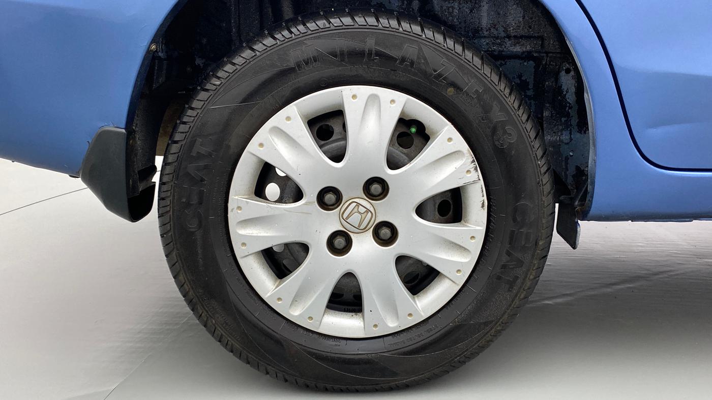 2013 Honda Amaze 1.2L I-VTEC S, CNG, Manual, 1,10,146 km, Right Rear Wheel