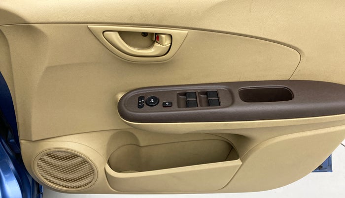 2013 Honda Amaze 1.2L I-VTEC S, CNG, Manual, 1,10,146 km, Driver Side Door Panels Control