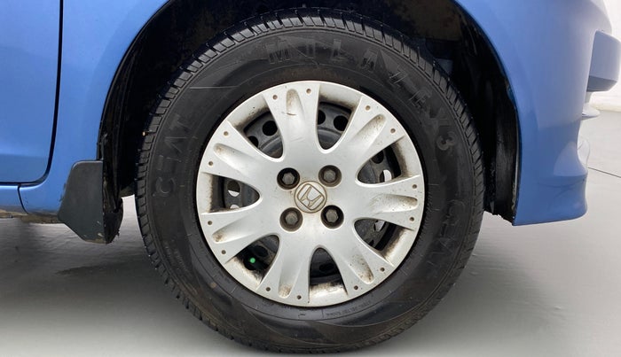 2013 Honda Amaze 1.2L I-VTEC S, CNG, Manual, 1,10,146 km, Right Front Wheel