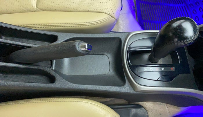 2016 Honda City VX CVT PETROL, Petrol, Automatic, 68,198 km, Gear Lever