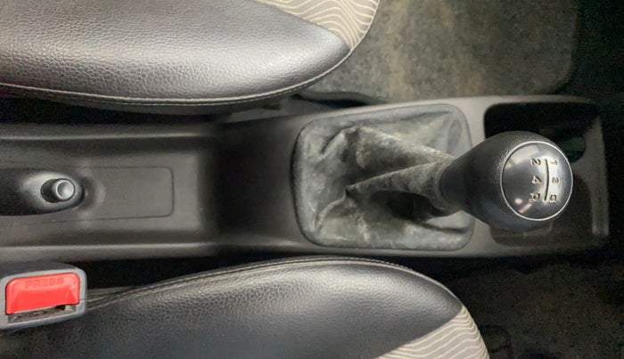 2013 Hyundai Eon ERA +, Petrol, Manual, 18,864 km, Gear Lever