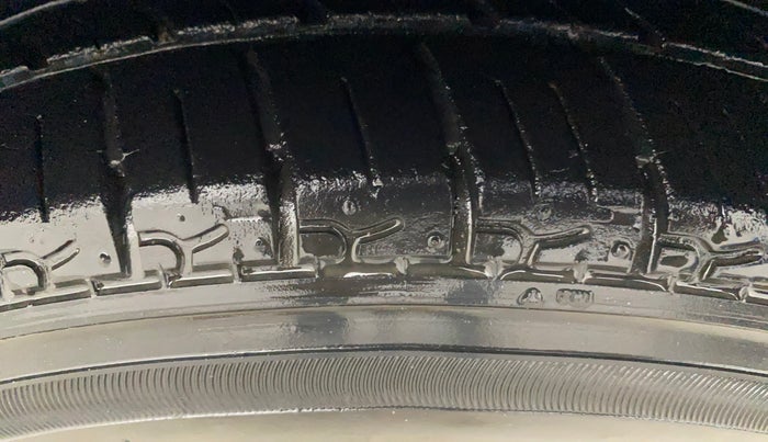 2013 Hyundai Eon ERA +, Petrol, Manual, 18,864 km, Right Front Tyre Tread