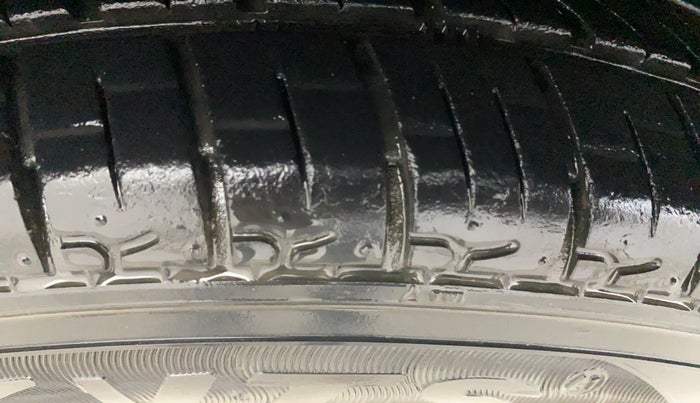 2013 Hyundai Eon ERA +, Petrol, Manual, 18,864 km, Right Rear Tyre Tread