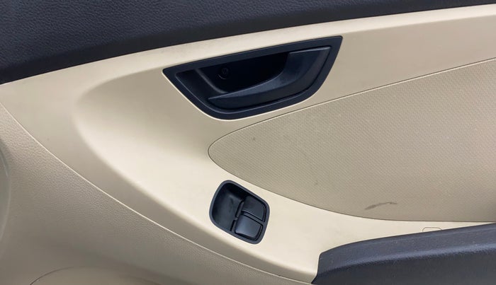 2013 Hyundai Eon ERA +, Petrol, Manual, 18,864 km, Driver Side Door Panels Control