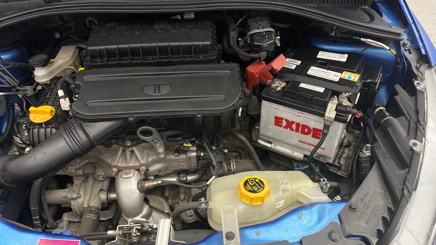 2025 Tata Tiago XZA, Petrol, Automatic, 11,769 km, Engine View - Left