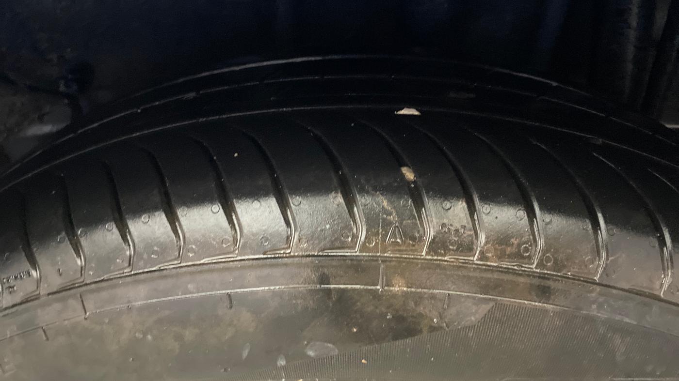 2025 Tata Tiago XZA, Petrol, Automatic, 11,769 km, Left Rear Tyre Tread