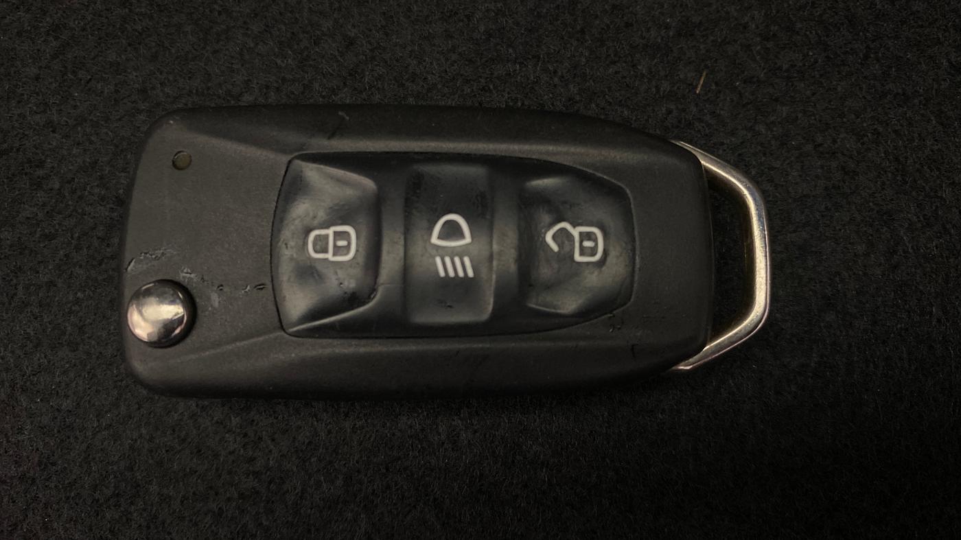 2025 Tata Tiago XZA, Petrol, Automatic, 11,769 km, Key Close Up