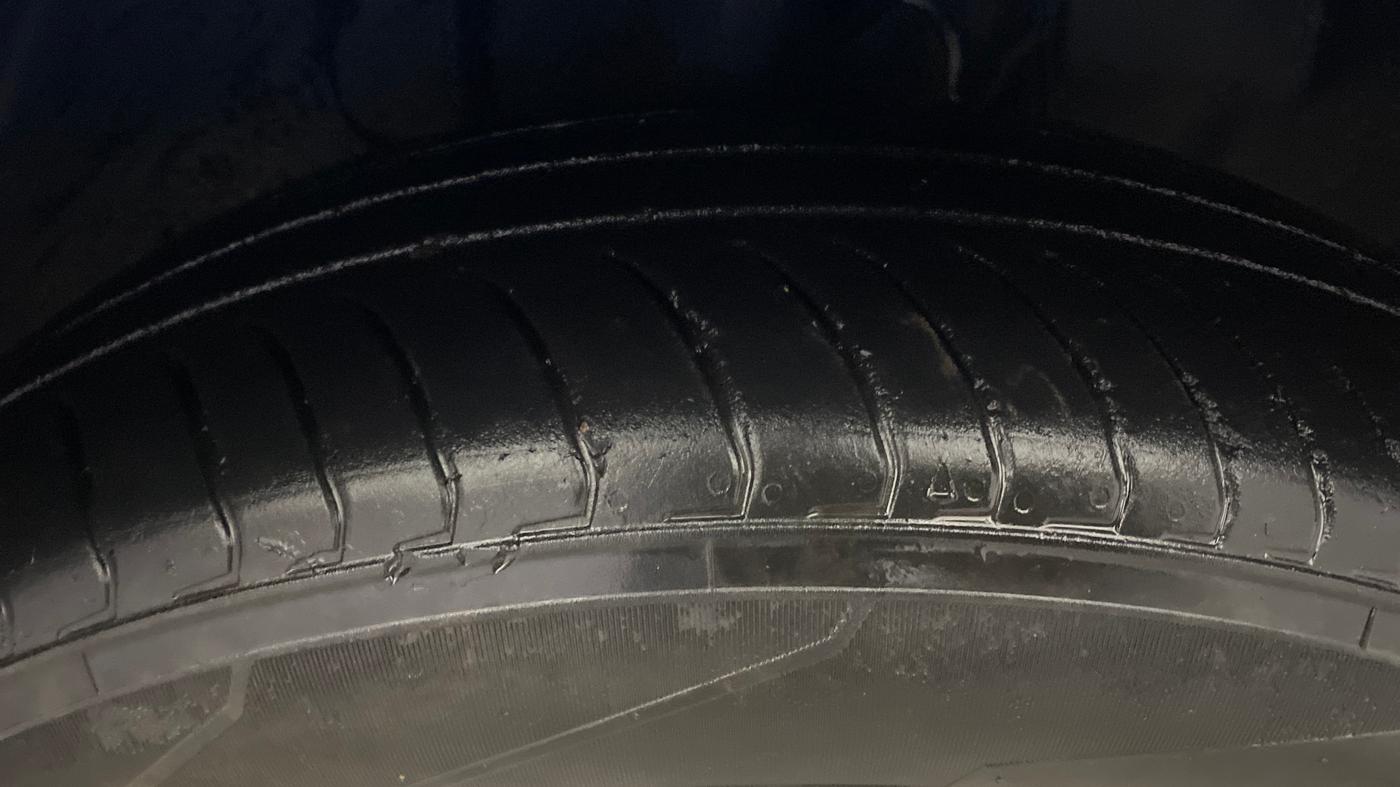 2025 Tata Tiago XZA, Petrol, Automatic, 11,769 km, Right Front Tyre Tread
