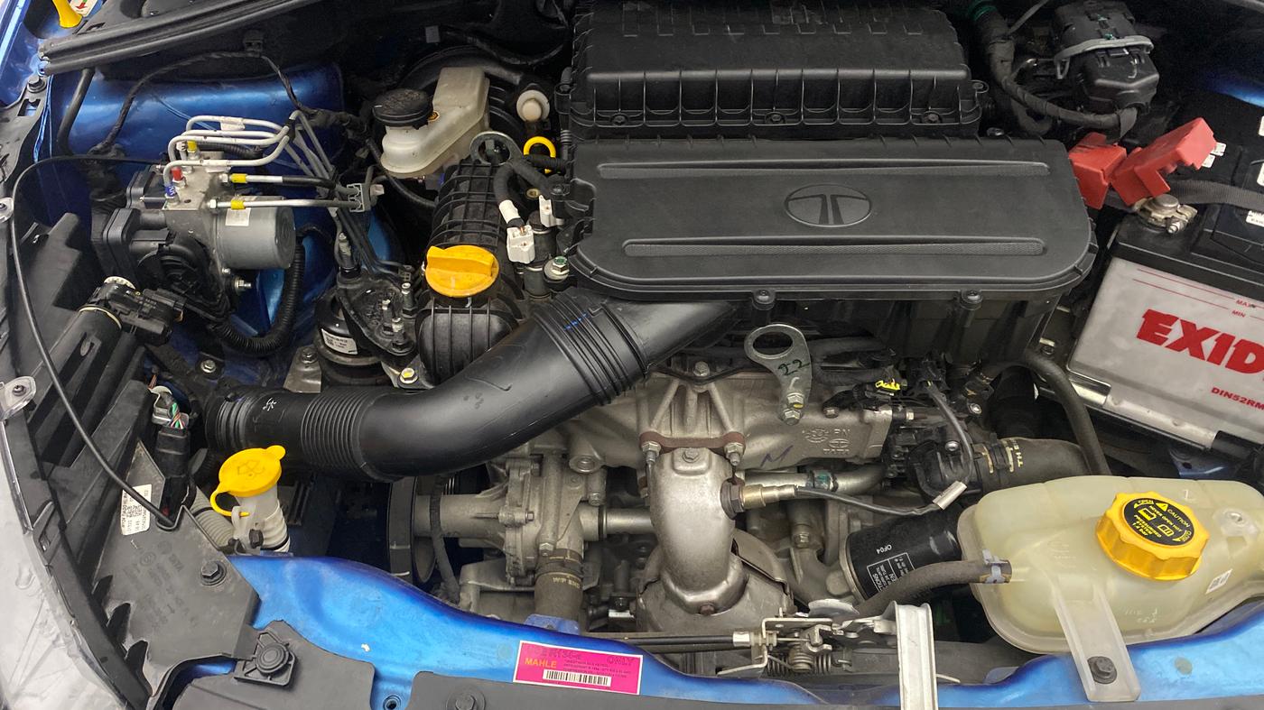 2025 Tata Tiago XZA, Petrol, Automatic, 11,769 km, Engine View - Right