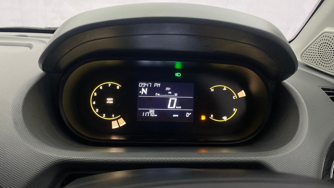 2025 Tata Tiago XZA, Petrol, Automatic, 11,769 km, Odometer Image