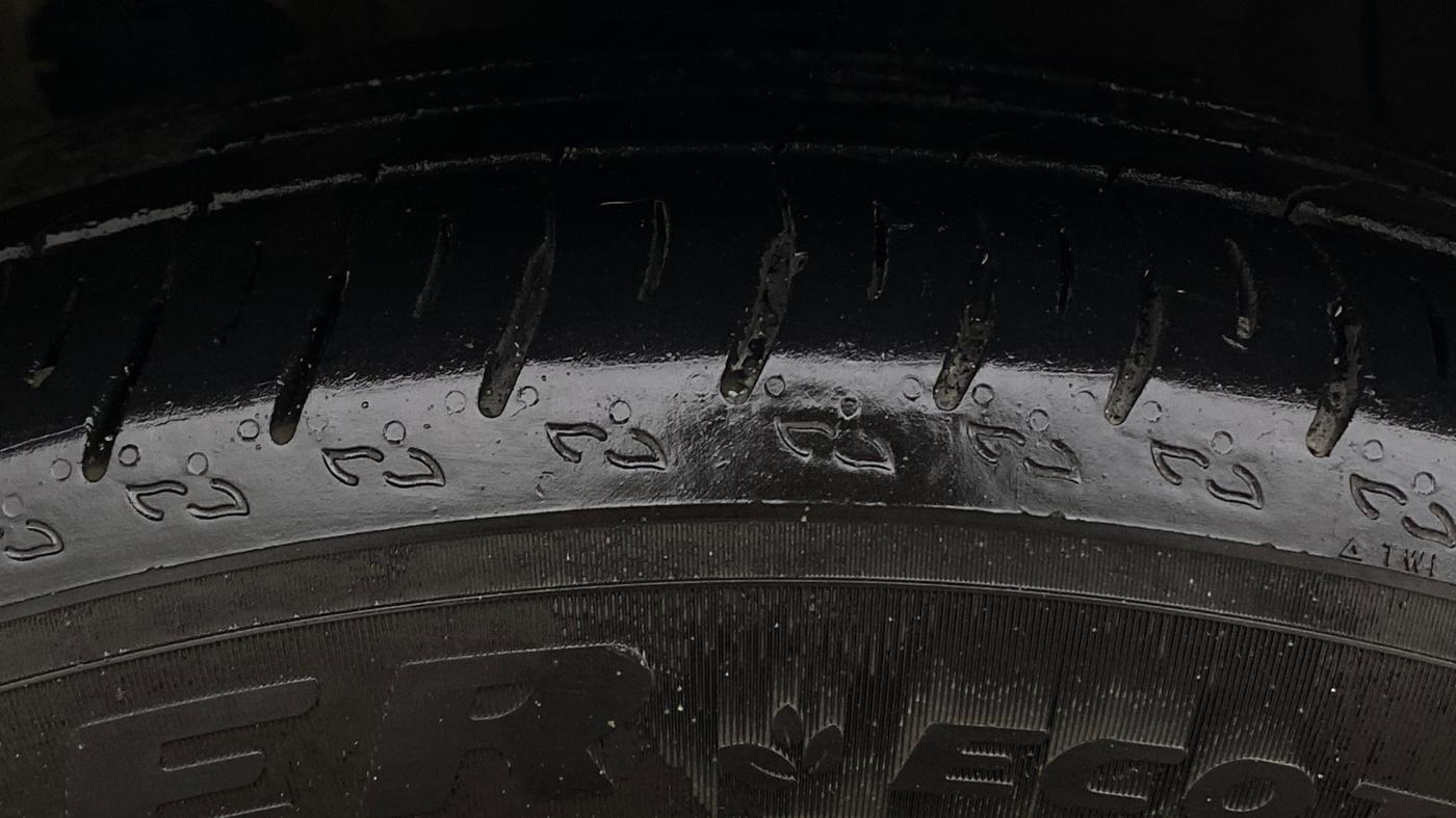 2022 Hyundai ALCAZAR PLATINUM(O) 7STR 1.5 AT, Diesel, Automatic, 43,316 km, Left Front Tyre Tread