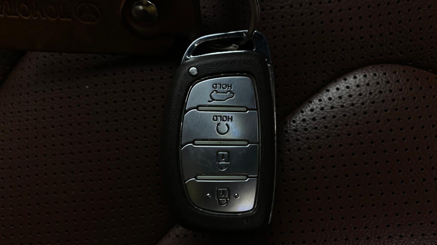 2022 Hyundai ALCAZAR PLATINUM(O) 7STR 1.5 AT, Diesel, Automatic, 43,316 km, Key Close Up