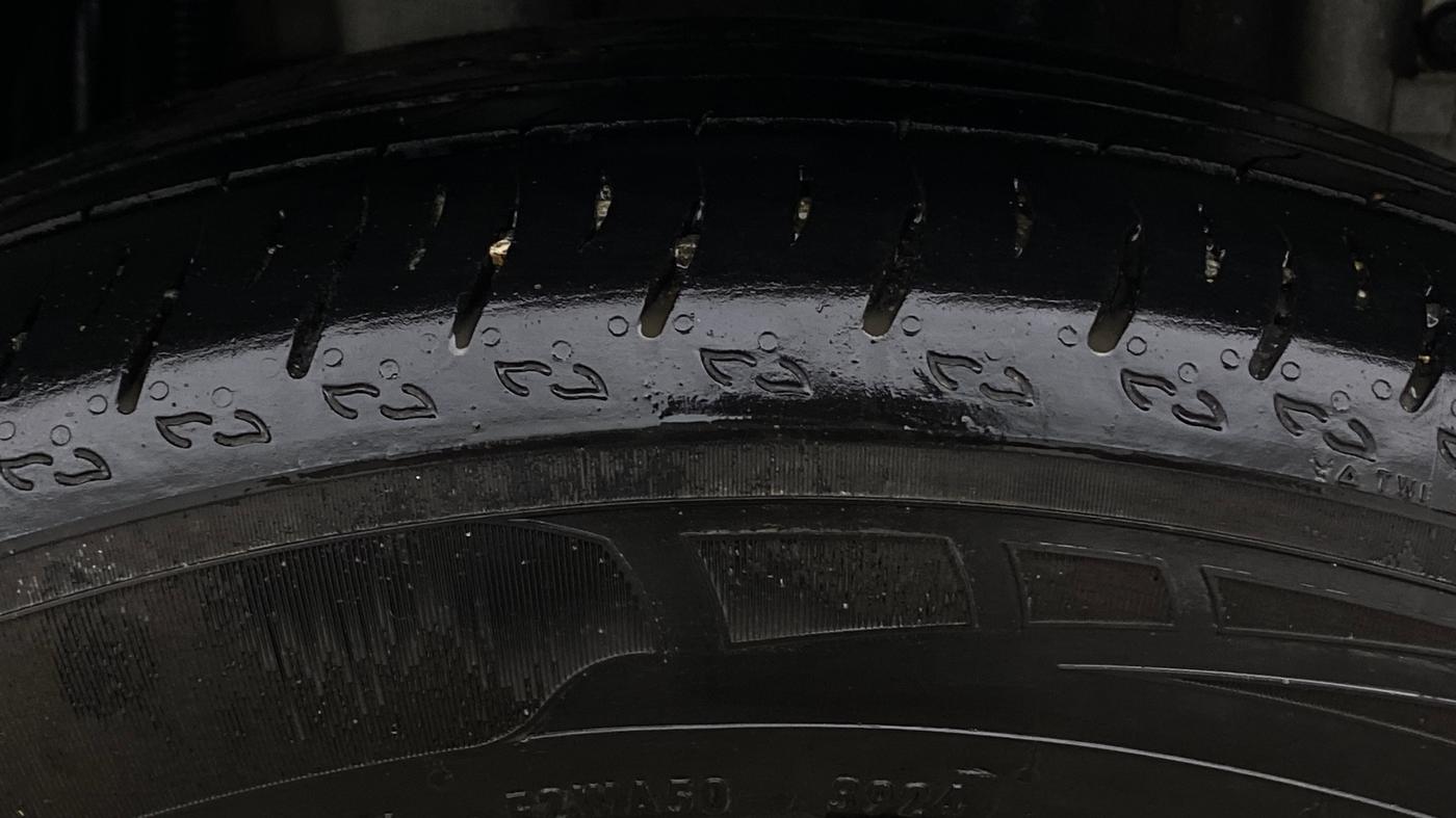 2022 Hyundai ALCAZAR PLATINUM(O) 7STR 1.5 AT, Diesel, Automatic, 43,316 km, Left Rear Tyre Tread