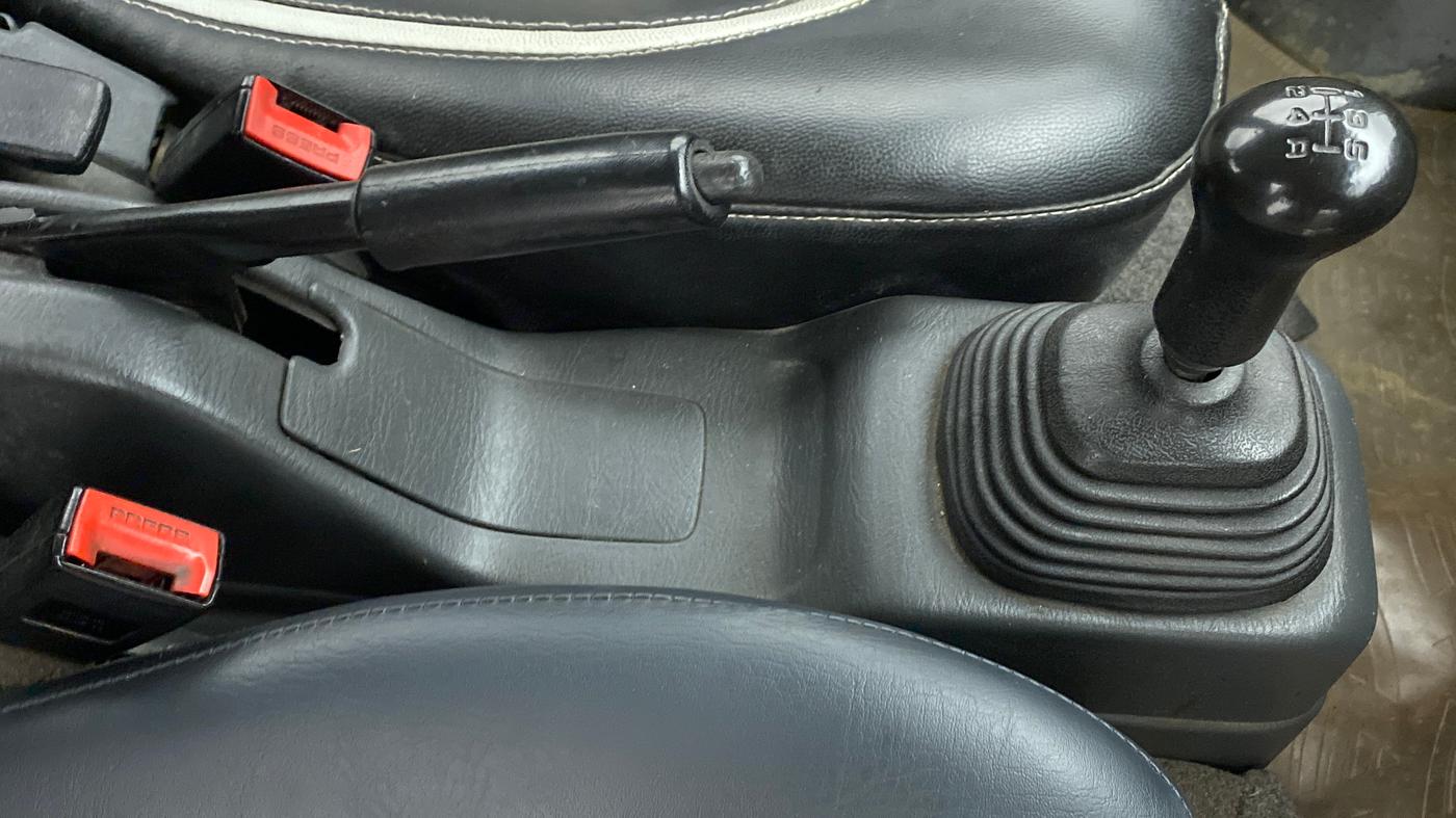 2014 Maruti Eeco 5 STR WITH A/C+HTR, CNG, Manual, 1,23,768 km, Gear Lever