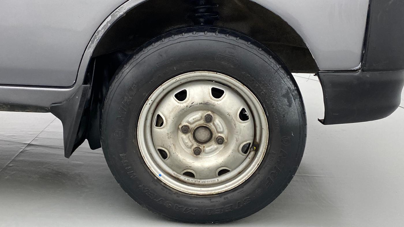 2014 Maruti Eeco 5 STR WITH A/C+HTR, CNG, Manual, 1,23,768 km, Right Front Wheel