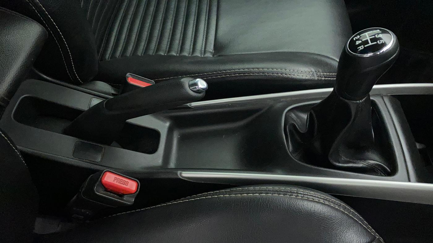 2017 Maruti Baleno ZETA PETROL 1.2, Petrol, Manual, 33,209 km, Gear Lever