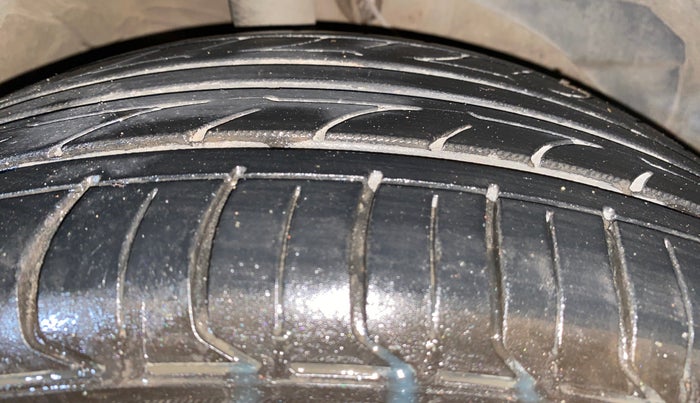 2020 MG HECTOR PLUS SHARP 1.5 PETROL TURBO DCT 6-STR, Petrol, Automatic, 86,358 km, Right Front Tyre Tread