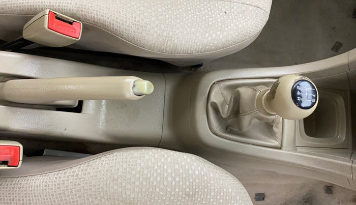 2014 Maruti Swift Dzire VDI, Diesel, Manual, 1,01,822 km, Gear Lever