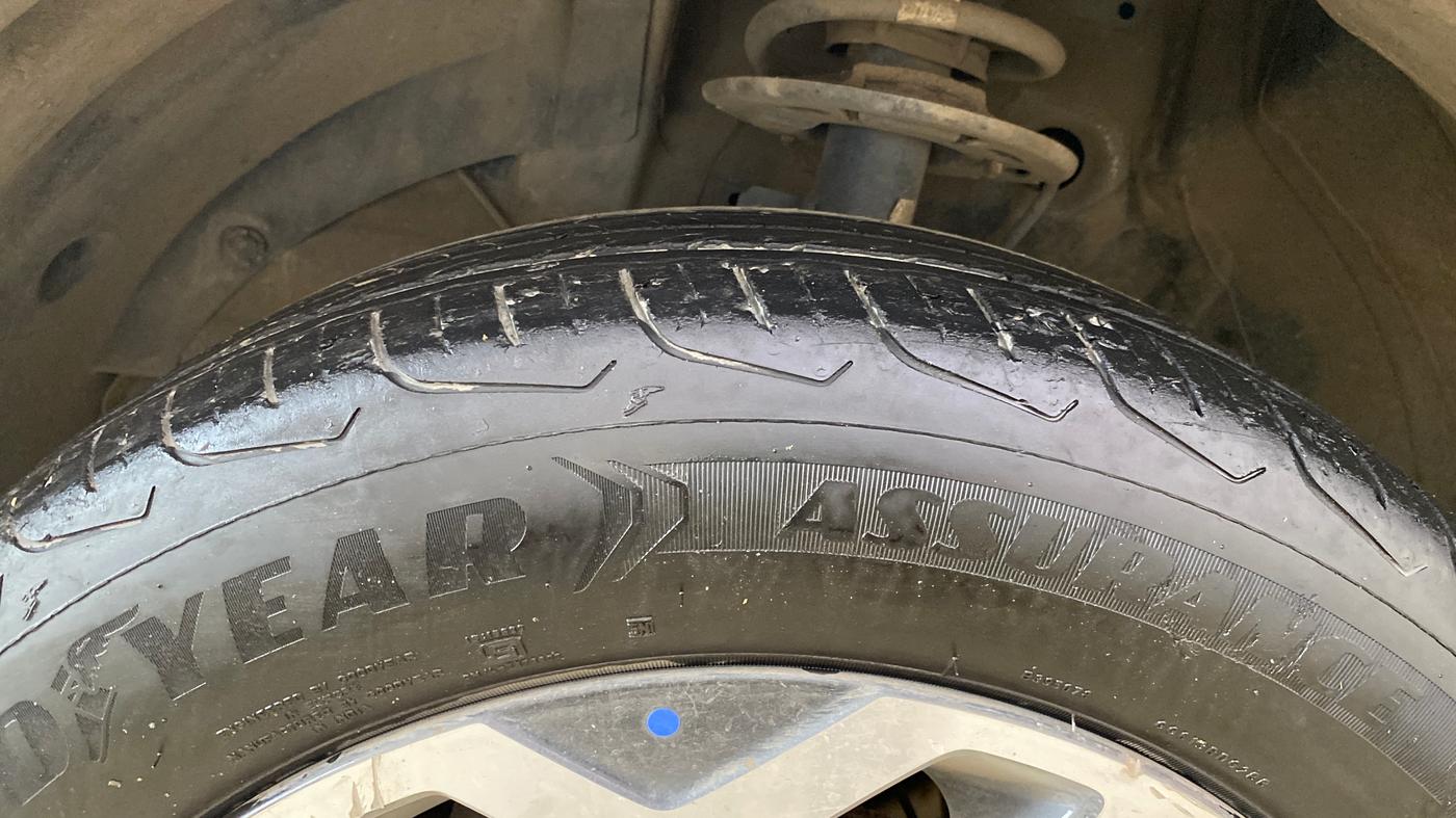 2023 Maruti FRONX ALPHA 1.0L TURBO 6 AT, Petrol, Automatic, 31,336 km, Left Front Tyre Tread