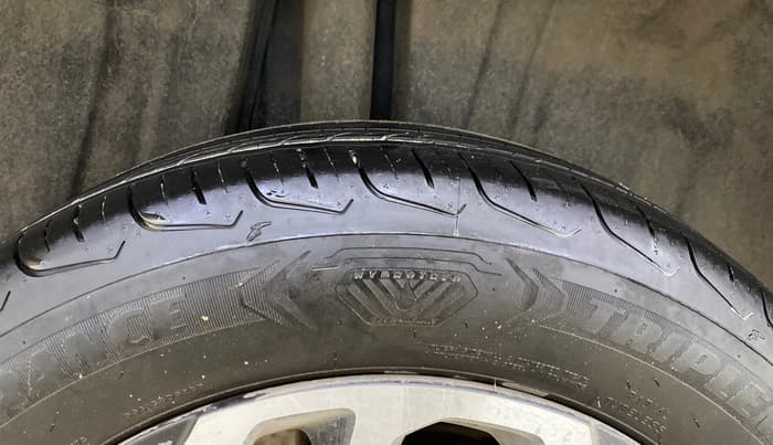 2023 Maruti FRONX ALPHA 1.0L TURBO 6 AT, Petrol, Automatic, 31,336 km, Right Rear Tyre Tread