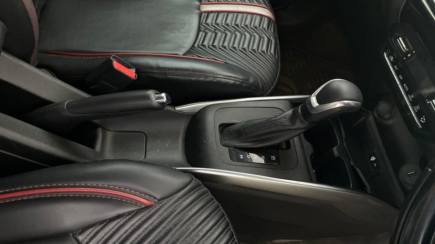 2023 Maruti FRONX ALPHA 1.0L TURBO 6 AT, Petrol, Automatic, 31,336 km, Gear Lever