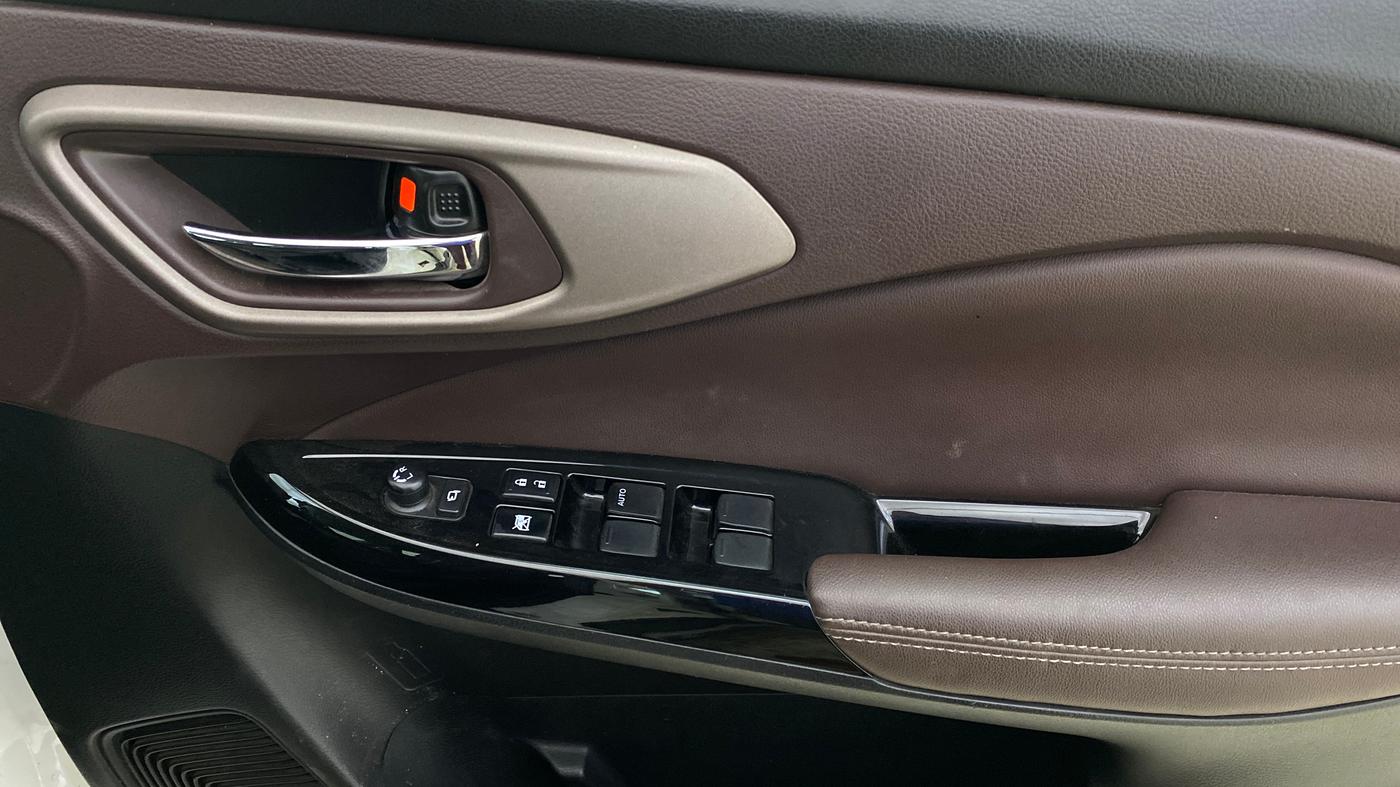2023 Maruti FRONX ALPHA 1.0L TURBO 6 AT, Petrol, Automatic, 31,336 km, Driver Side Door Panels Control
