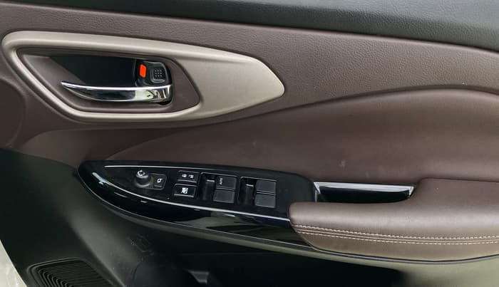 2023 Maruti FRONX ALPHA 1.0L TURBO 6 AT, Petrol, Automatic, 31,336 km, Driver Side Door Panels Control