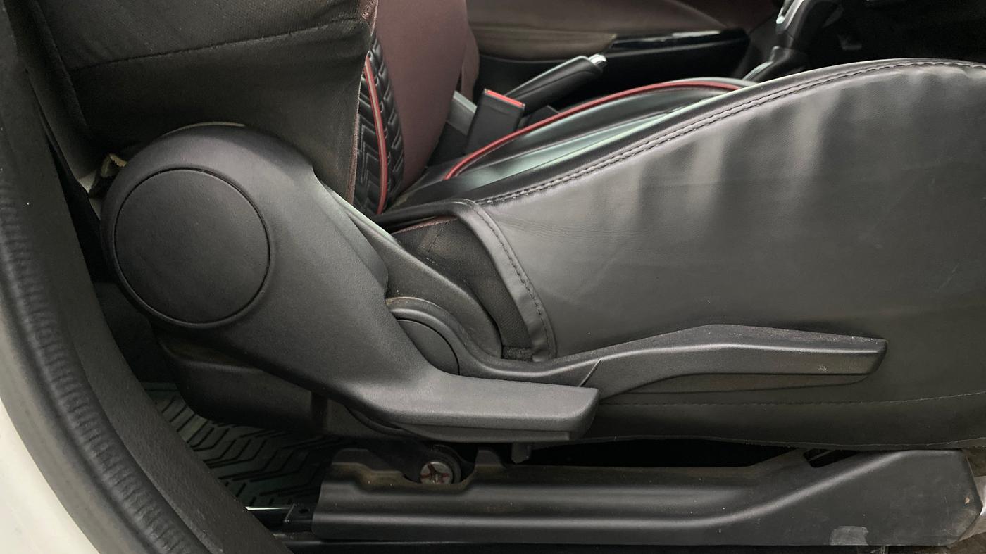 2023 Maruti FRONX ALPHA 1.0L TURBO 6 AT, Petrol, Automatic, 31,336 km, Driver Side Adjustment Panel