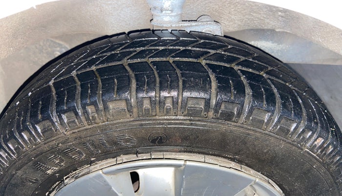 2017 Maruti Eeco 5 STR WITH A/C+HTR, Petrol, Manual, 16,344 km, Right Front Tyre Tread