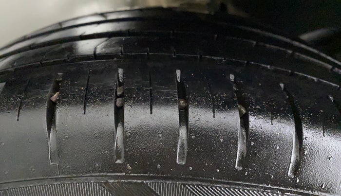 2017 Maruti Baleno ALPHA CVT PETROL 1.2, Petrol, Automatic, 75,966 km, Left Front Tyre Tread