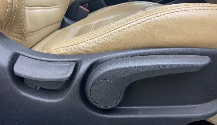 2019 Hyundai Verna 1.6 VTVT SX, Petrol, Manual, 84,490 km, Driver Side Adjustment Panel