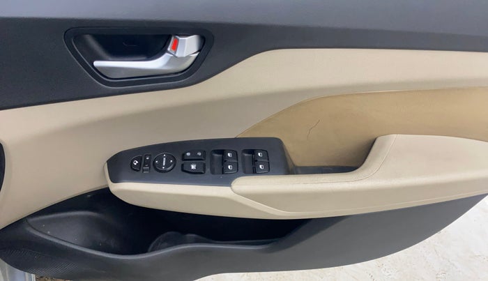 2019 Hyundai Verna 1.6 VTVT SX, Petrol, Manual, 84,490 km, Driver Side Door Panels Control