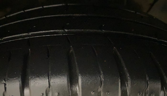 2019 Hyundai Verna 1.6 VTVT SX, Petrol, Manual, 84,490 km, Right Front Tyre Tread