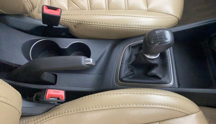 2019 Hyundai Verna 1.6 VTVT SX, Petrol, Manual, 84,490 km, Gear Lever