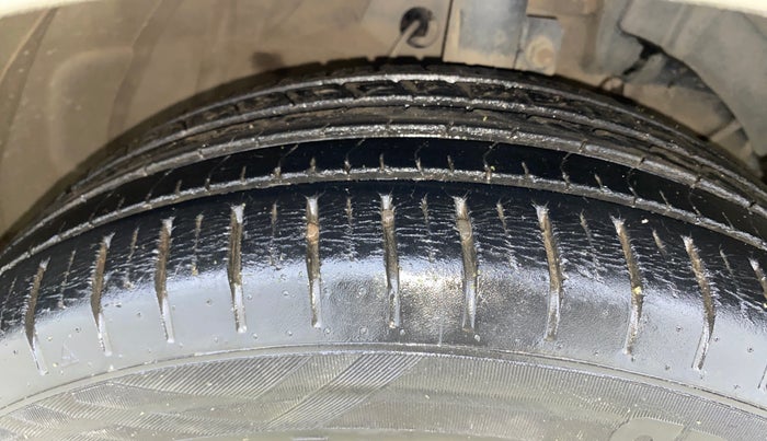 2019 Maruti Baleno ZETA PETROL 1.2, Petrol, Manual, 42,507 km, Right Front Tyre Tread