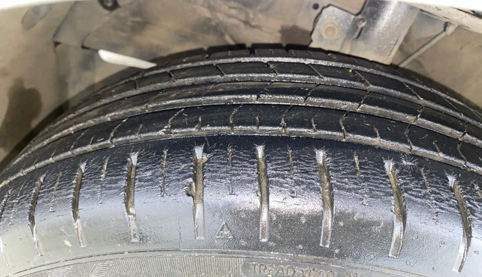 2019 Maruti Baleno ZETA PETROL 1.2, Petrol, Manual, 42,507 km, Left Front Tyre Tread