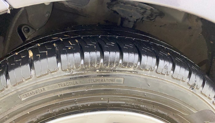 2018 Hyundai Grand i10 MAGNA 1.2 KAPPA VTVT, CNG, Manual, 85,644 km, Left Front Tyre Tread