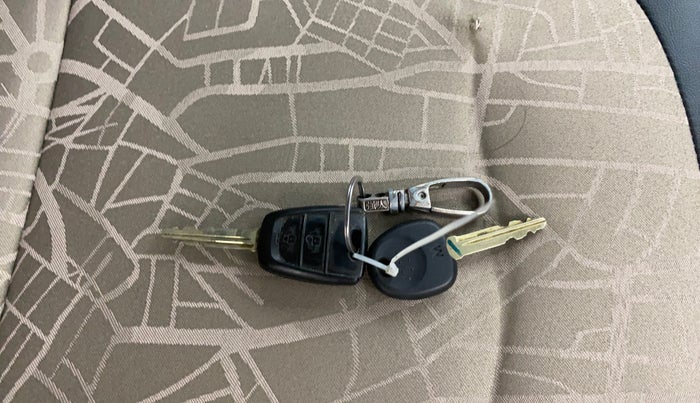 2018 Hyundai Grand i10 MAGNA 1.2 KAPPA VTVT, CNG, Manual, 85,644 km, Key Close Up