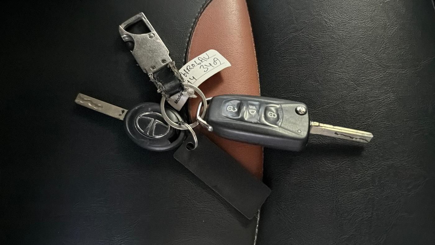 2020 Tata NEXON XMA PETROL, Petrol, Automatic, 92,329 km, Key Close Up