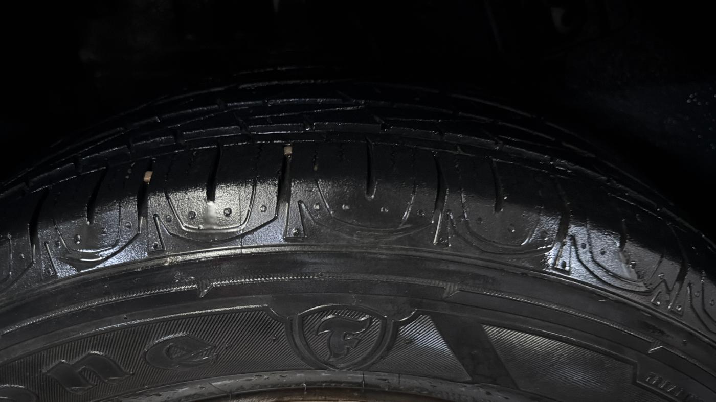 2020 Tata NEXON XMA PETROL, Petrol, Automatic, 92,329 km, Right Rear Tyre Tread
