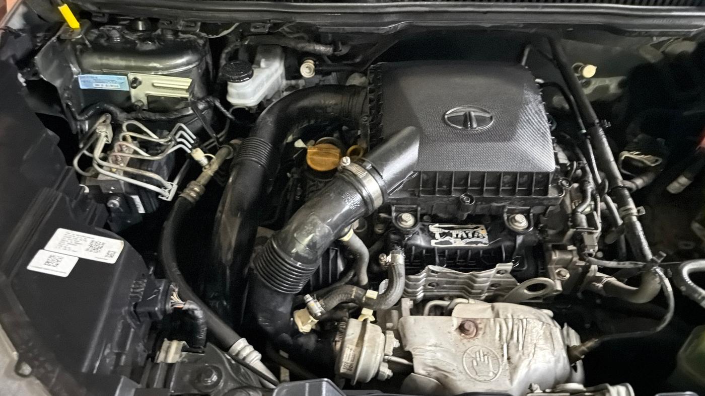 2020 Tata NEXON XMA PETROL, Petrol, Automatic, 92,329 km, Engine View - Right