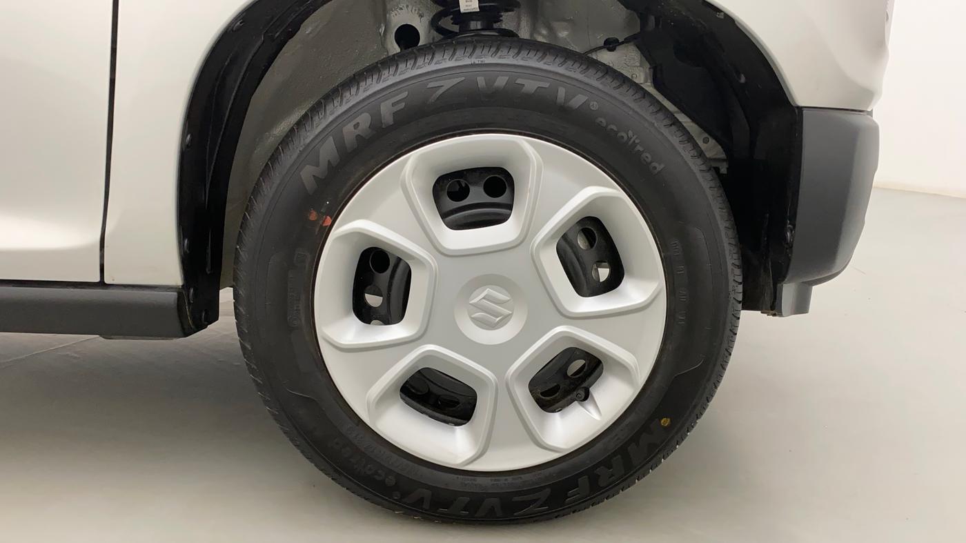 2023 Maruti S PRESSO VXI, Petrol, Manual, 247 km, Right Front Wheel